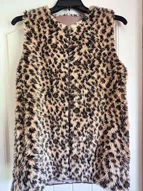 Faux Fur Leopard Print Vest - Sleeveless Statement Piece